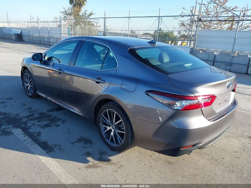 2024 Toyota Camry Hybrid Xle