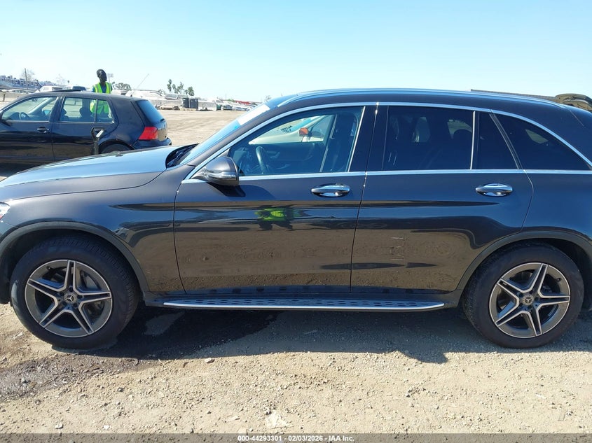 2021 Mercedes-Benz Glc 300 4Matic Suv VIN: W1N0G8EB7MV323967 Lot: 44293301