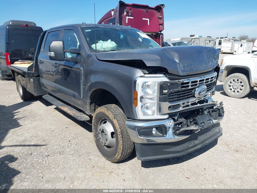 2024 FORD F-350 CHASSIS XL