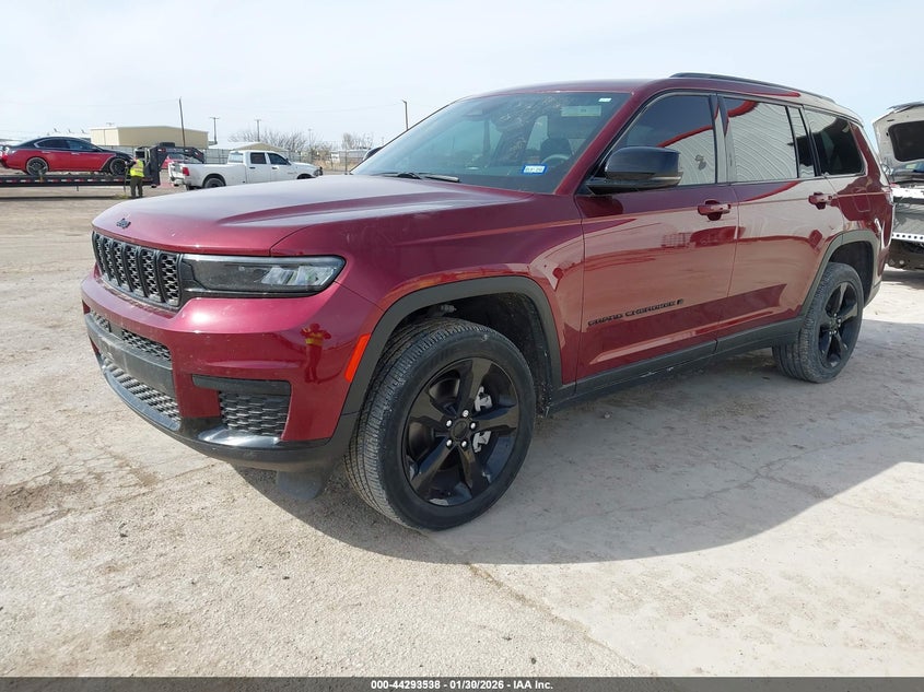 2023 JEEP GRAND CHEROKEE L auction photo 2