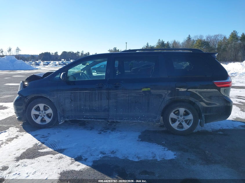 2017 TOYOTA SIENNA VAN 3.5L V-6 DI, DOHC, VVT, 296HP