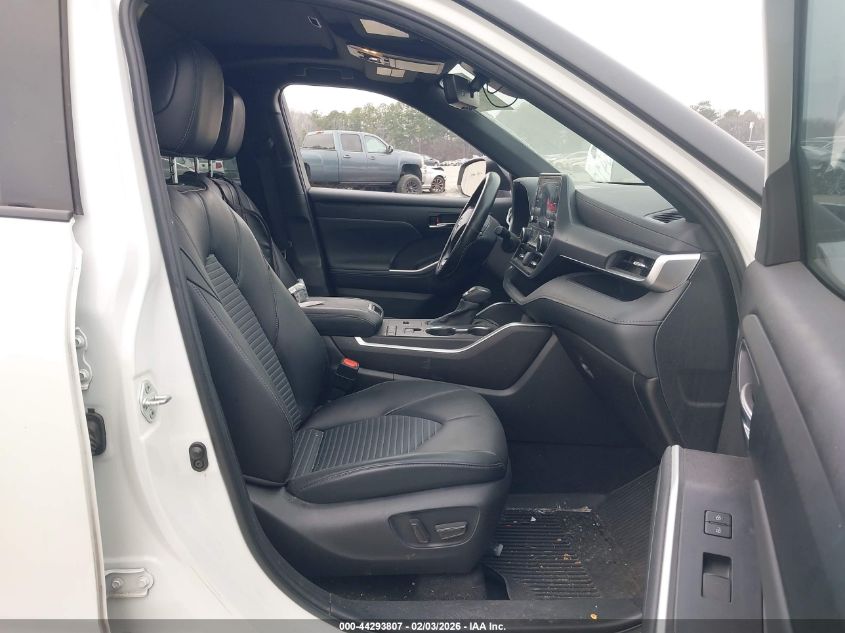 2022 Toyota Highlander Xse