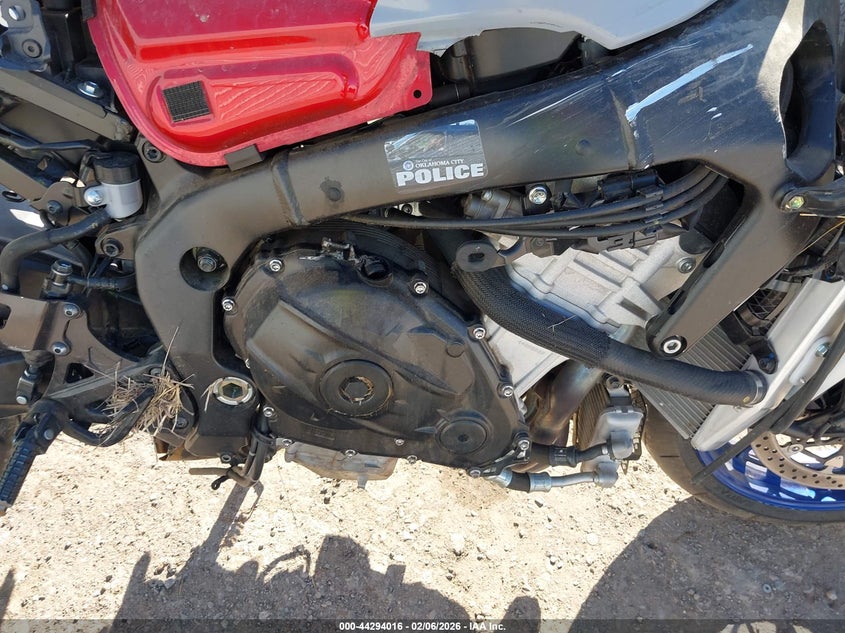 2025 Suzuki Gsx-R1000 VIN: JS1DM11B8S7100329 Lot: 44294016