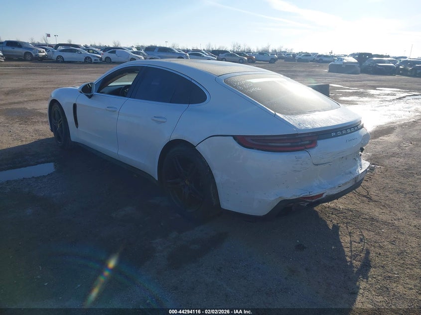 2018 Porsche Panamera 4