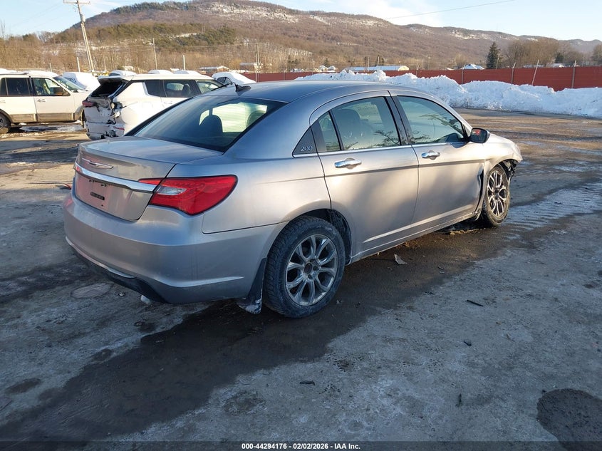 2013 Chrysler 200 Limited