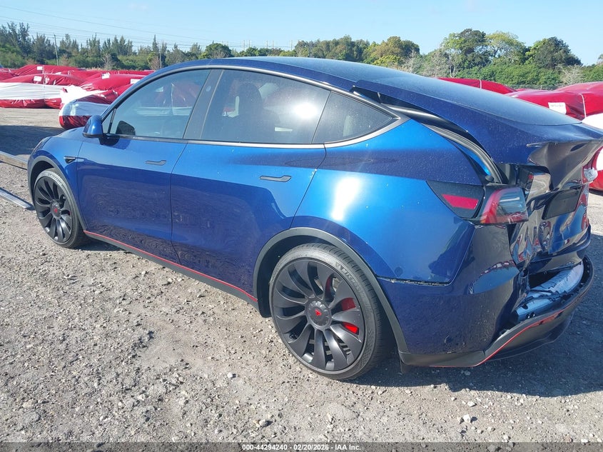 Vin: 7saygdef2pf847216, lot: 44790617, tesla model y performance dual motor all-wheel drive 20233