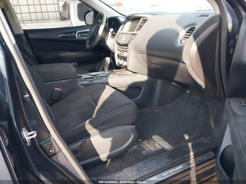 2015 Nissan Pathfinder Sv