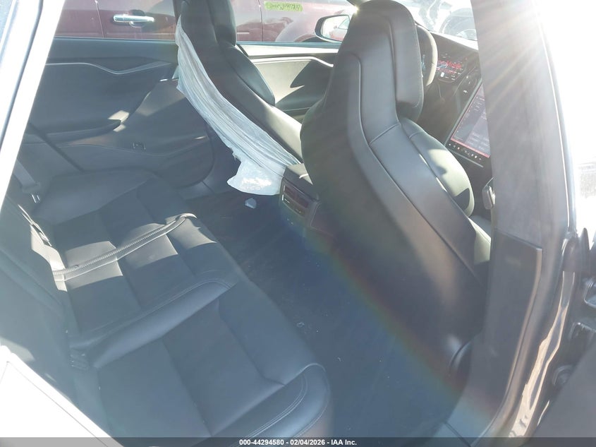 2018 Tesla Model S 100D/75D/P100D VIN: 5YJSA1E25JF258717 Lot: 44294580