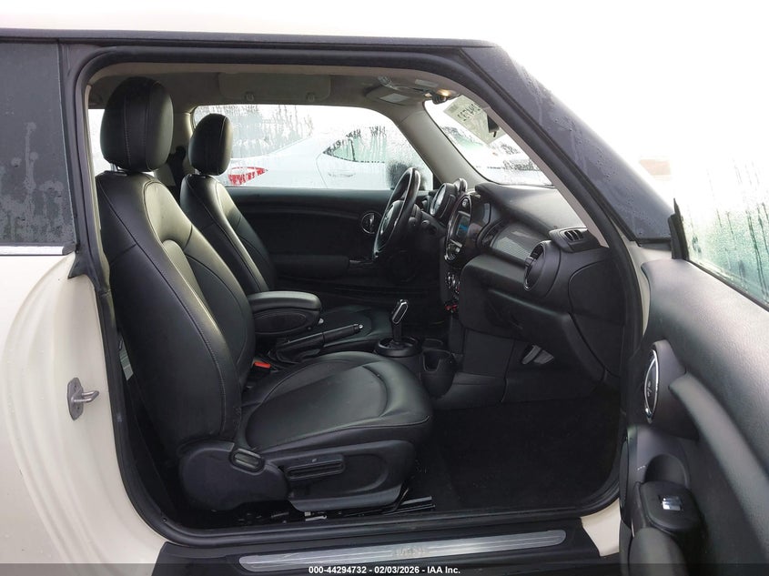 2021 Mini Hardtop Cooper VIN: WMWXR3C07M2N81912 Lot: 44294732