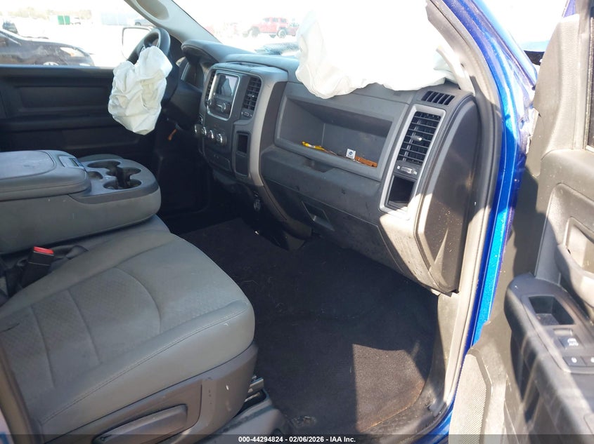 2019 Ram 1500 Classic Express 4X2 6'4 Box