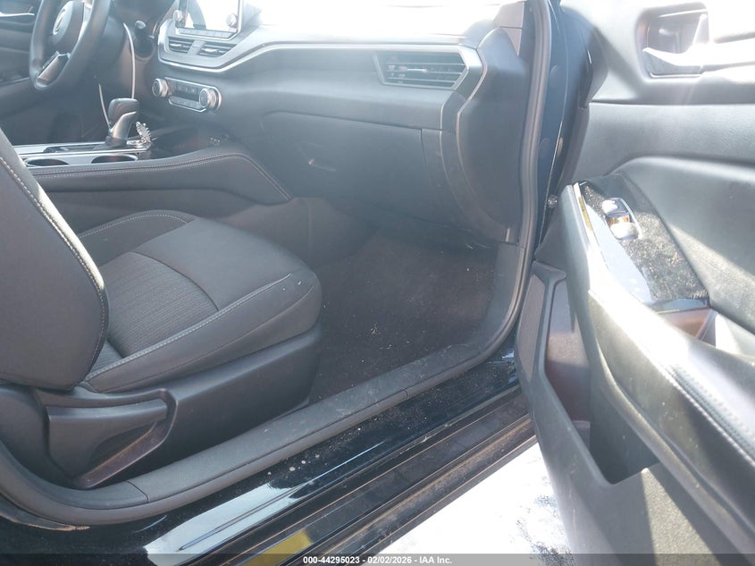 2023 Nissan Altima Sv Fwd