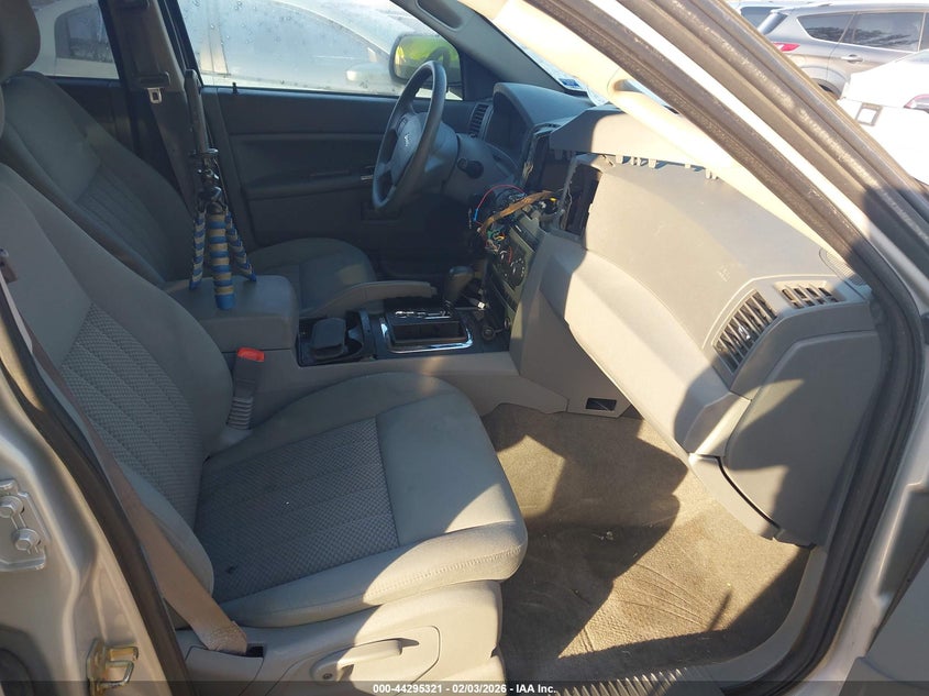 2006 Jeep Grand Cherokee Laredo