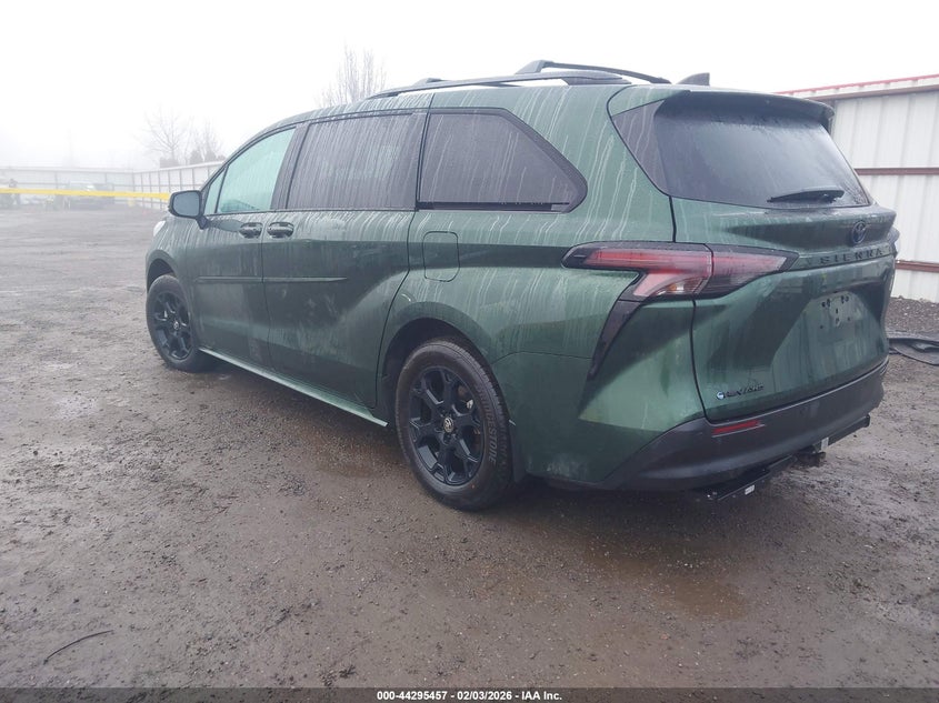 2025 Toyota Sienna Woodland Edition