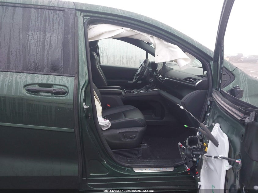 2025 Toyota Sienna Woodland Edition