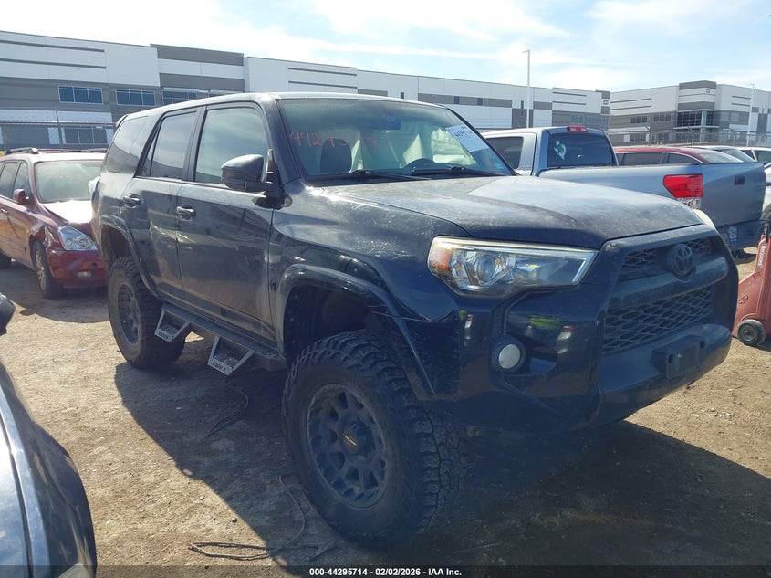 2017 TOYOTA 4RUNNER SR5