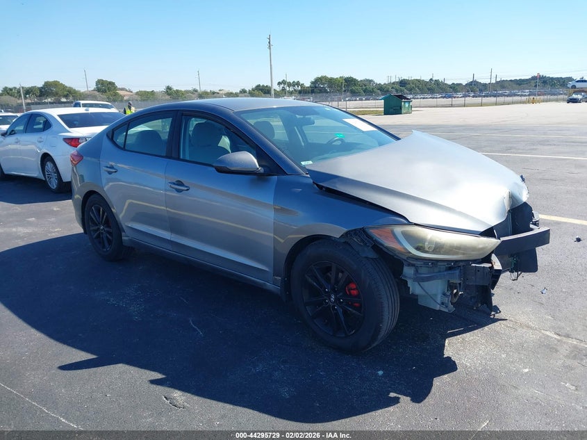 2018 HYUNDAI ELANTRA SE