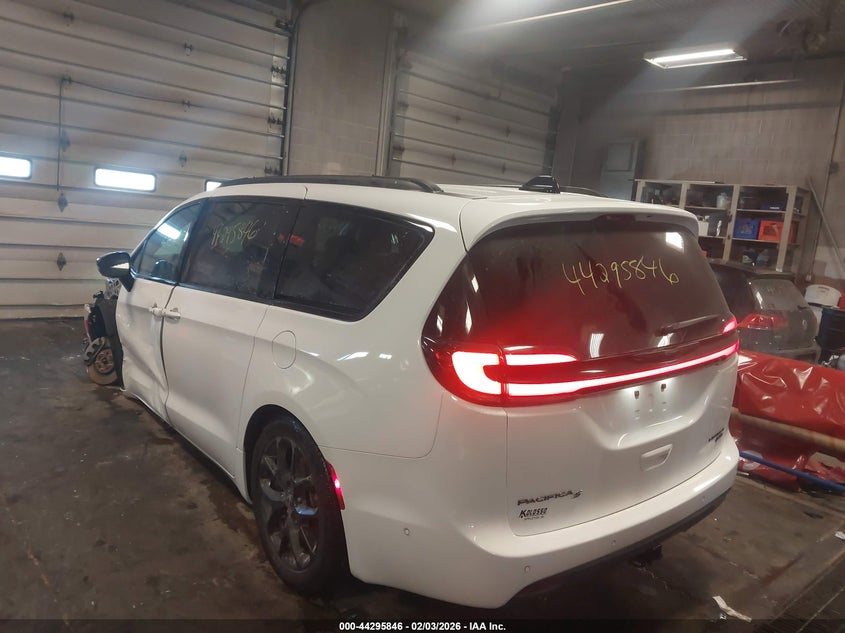2025 Chrysler Pacifica Limited Awd