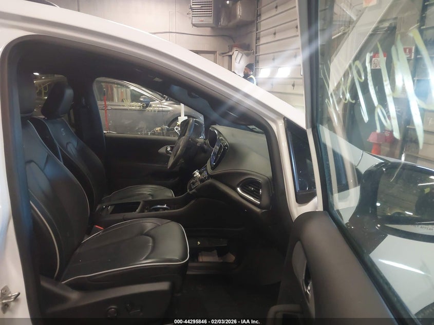 2025 Chrysler Pacifica Limited Awd