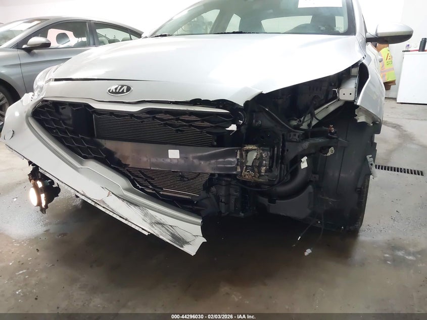 VIN 3KPF24AD8LE242799 2020 KIA FORTE LXS