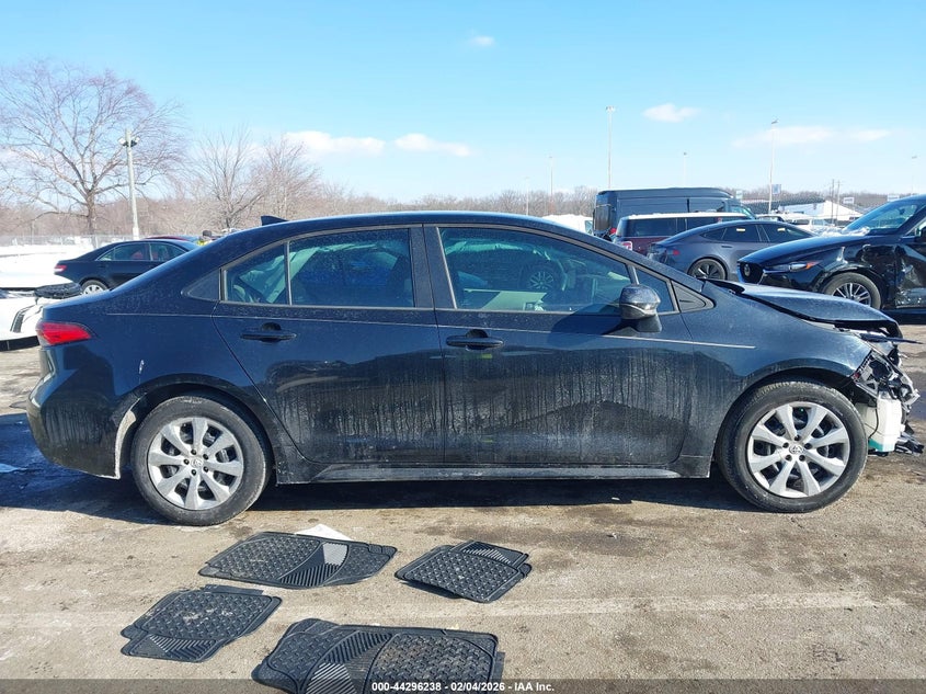 VIN: 5YFEPRAE0LP084427 2020 TOYOTA COROLLA LE