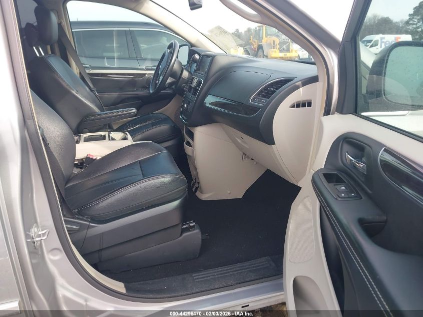 2014 Chrysler Town & Country Touring