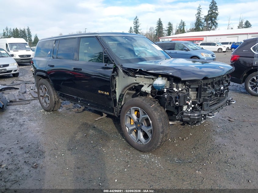 RIVIAN R1S ADVENTURE