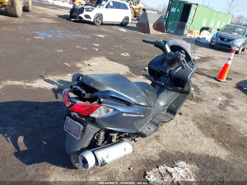 VIN MLCCH41A2N1600429 2022 SUZUKI UH200