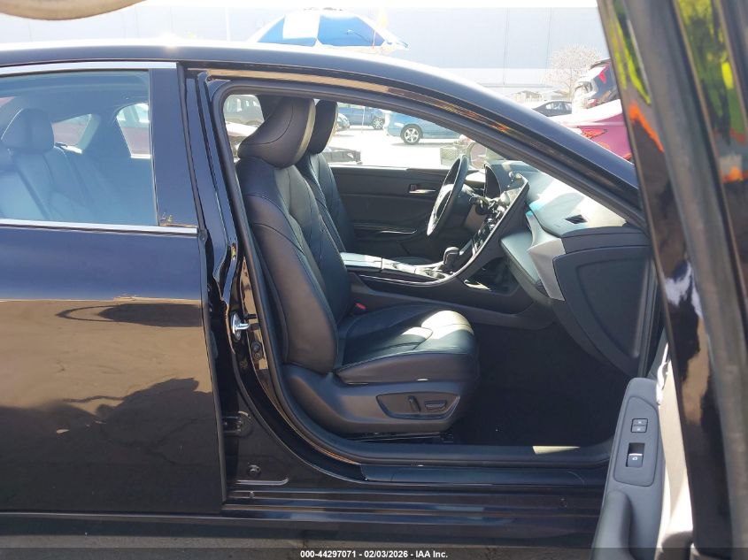 2022 Toyota Avalon Xle Hybrid