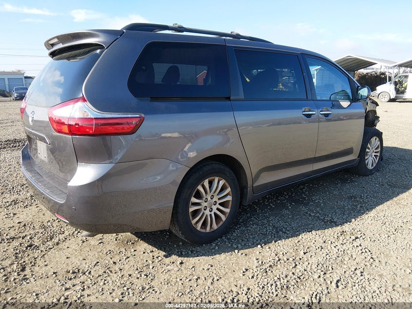 2015 Toyota Sienna Xle 8 Passenger