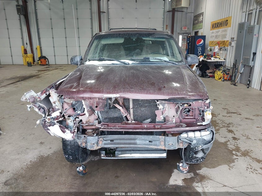 1999 Ford Explorer Eddie Bauer/Limited/Xlt VIN: 1FMDU35P4XZA81184 Lot: 44297236