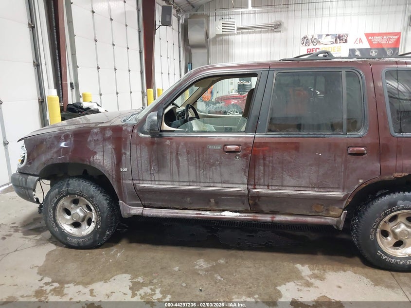 1999 Ford Explorer Eddie Bauer/Limited/Xlt VIN: 1FMDU35P4XZA81184 Lot: 44297236