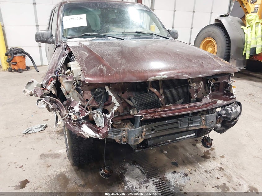 1999 Ford Explorer Eddie Bauer/Limited/Xlt VIN: 1FMDU35P4XZA81184 Lot: 44297236