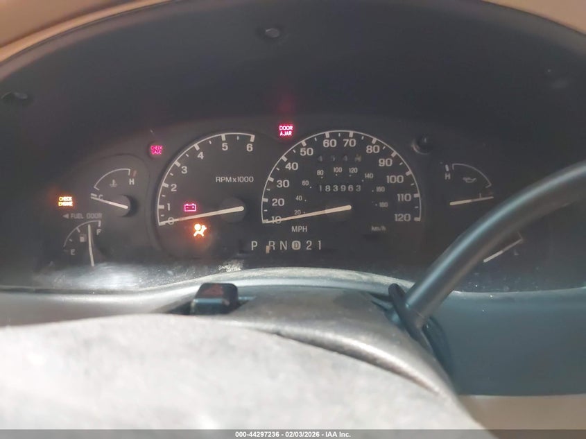 1999 Ford Explorer Eddie Bauer/Limited/Xlt VIN: 1FMDU35P4XZA81184 Lot: 44297236