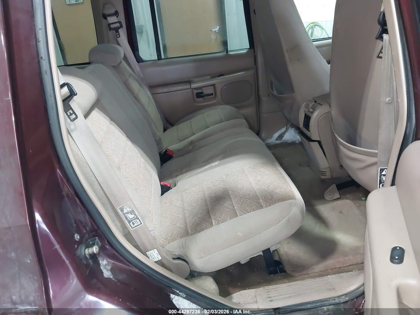 1999 Ford Explorer Eddie Bauer/Limited/Xlt VIN: 1FMDU35P4XZA81184 Lot: 44297236