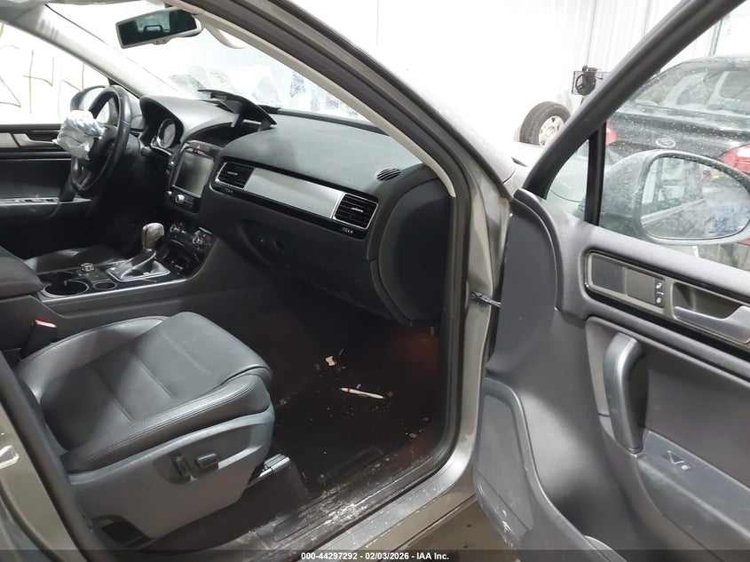 2014 Volkswagen Touareg 3.6L Sport