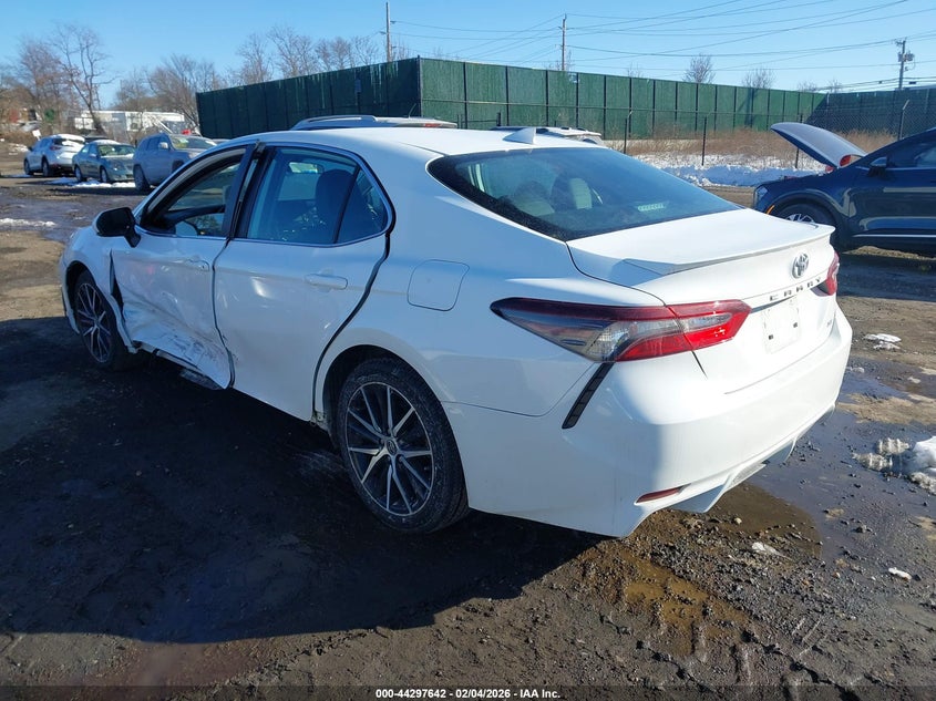 2022 Toyota Camry Se