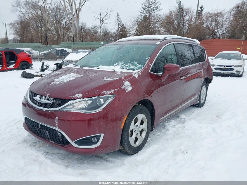2017 Chrysler Pacifica Touring-L Plus