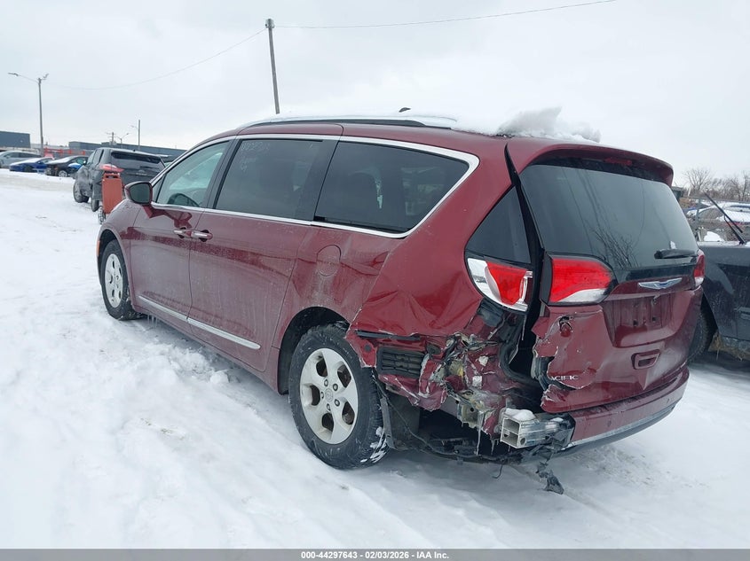 2017 Chrysler Pacifica Touring-L Plus