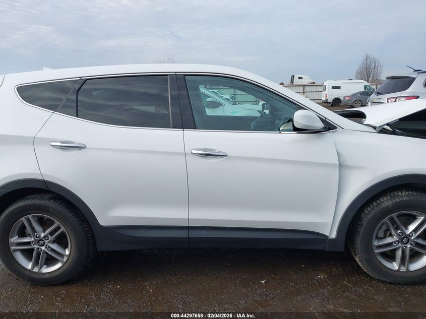 2017 Hyundai Santa Fe Sport 2.4L VIN: 5XYZTDLB8HG440492 Lot: 44297658