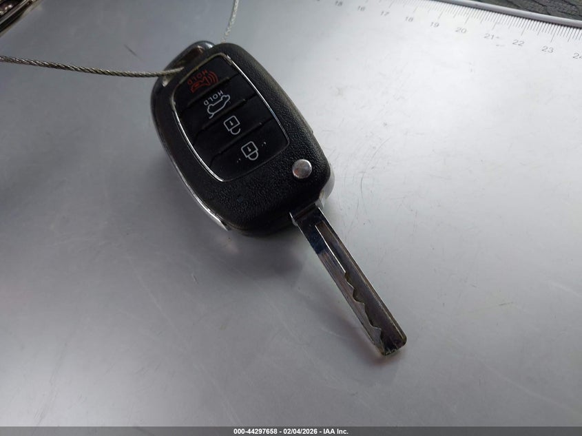 2017 Hyundai Santa Fe Sport 2.4L VIN: 5XYZTDLB8HG440492 Lot: 44297658