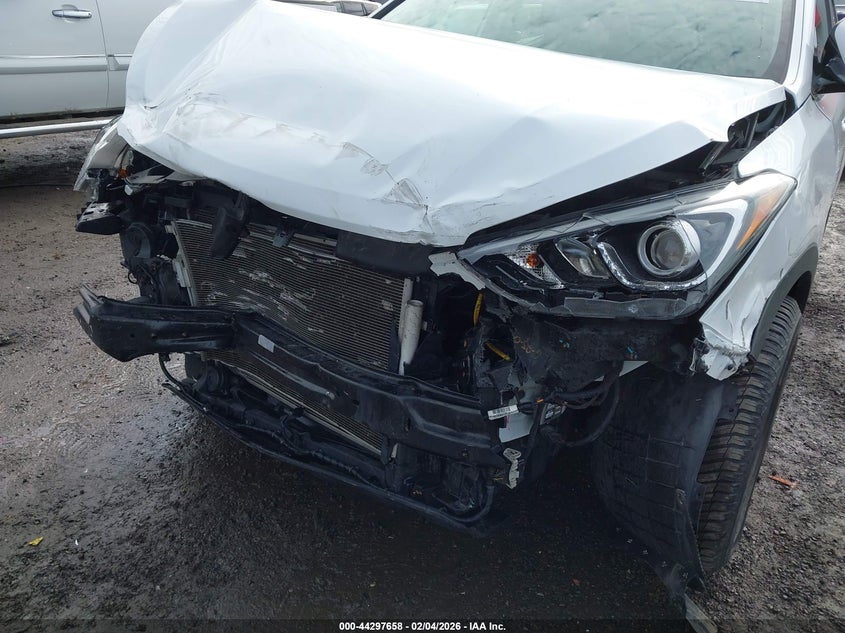 2017 Hyundai Santa Fe Sport 2.4L VIN: 5XYZTDLB8HG440492 Lot: 44297658