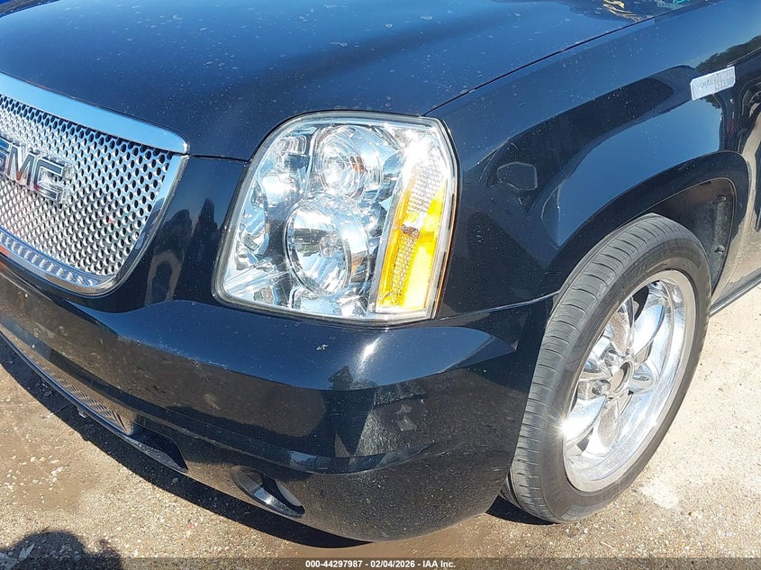 1GKS1EEF5CR140260 2012 Gmc Yukon 6.2 Denali black