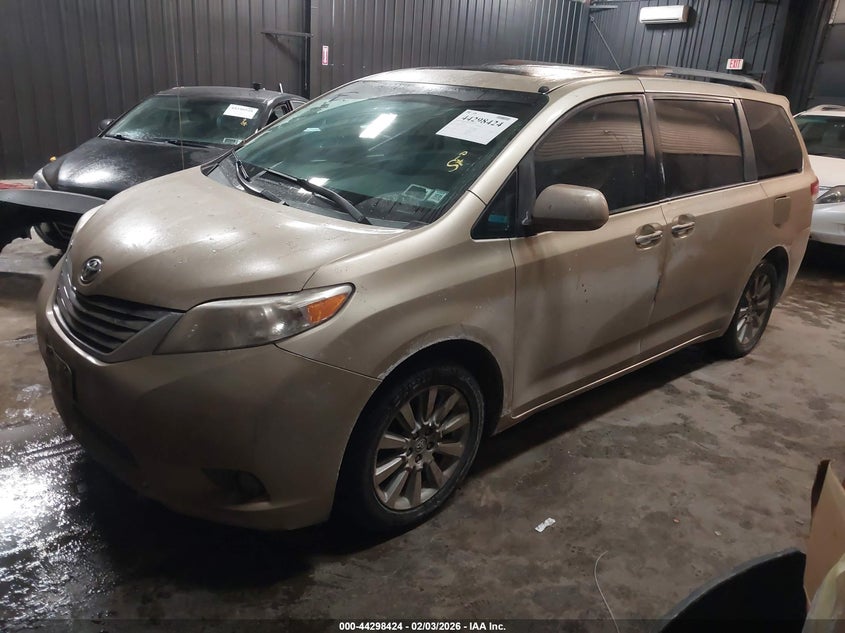2014 Toyota Sienna Xle 7 Passenger