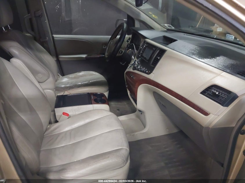 2014 Toyota Sienna Xle 7 Passenger