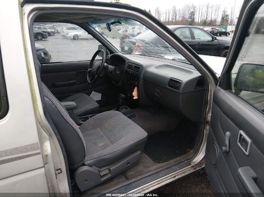 1997 Nissan 4X2 Truck Se/Xe