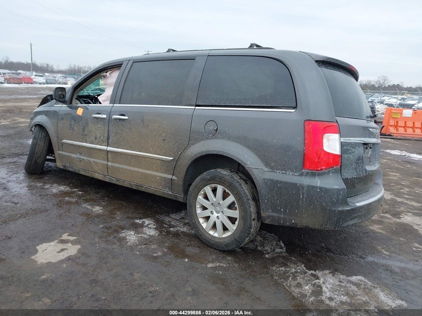2016 Chrysler Town & Country Touring
