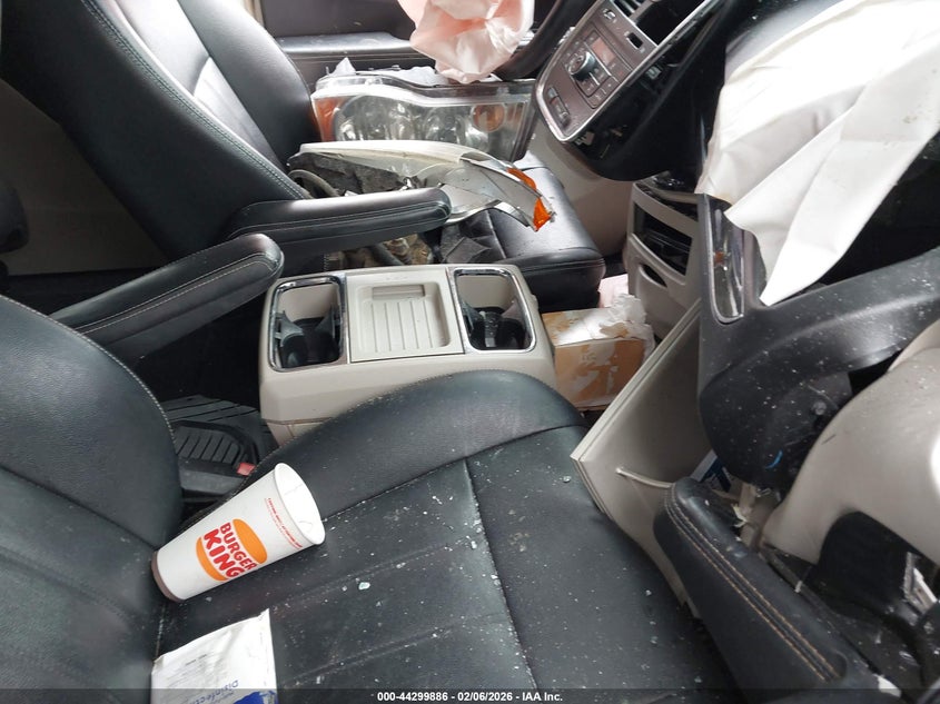 2016 Chrysler Town & Country Touring