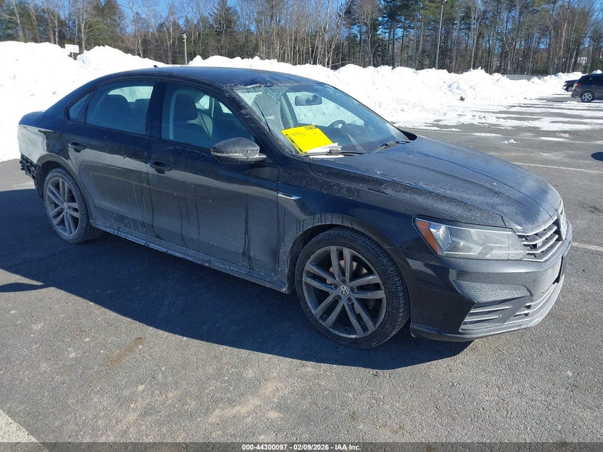 2018 Volkswagen Passat 2.0T R-Line/2.0T S