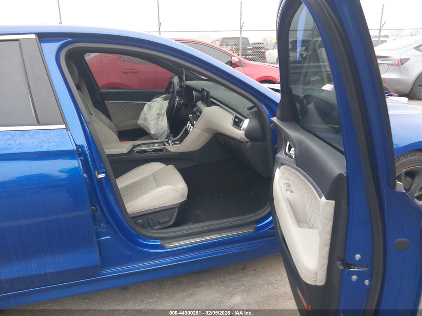 2022 Genesis G70 3.3T Rwd