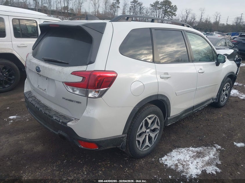2024 Subaru Forester Premium